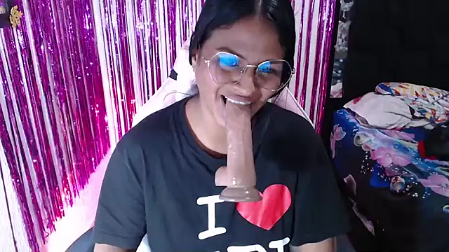 SweetAlmaa online show from 15, 4, 2026