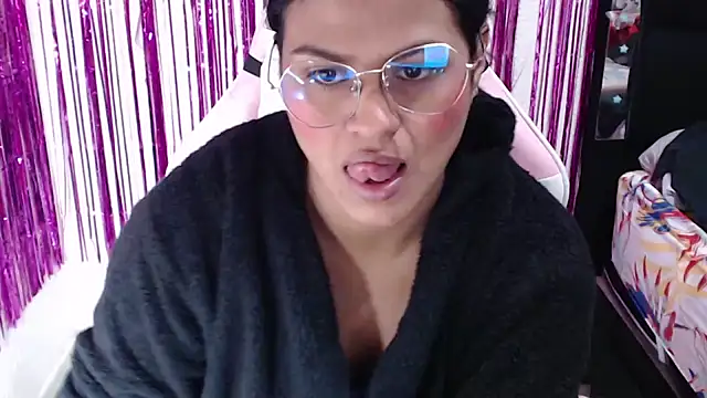 SweetAlmaa online show from 13, 5, 2026