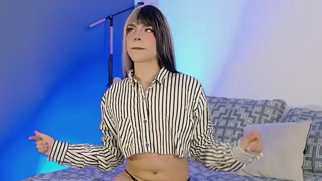 LucyGiraldo online show from 22, 10, 2025