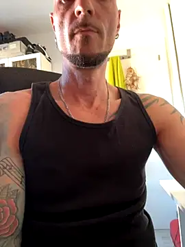 Snapshot of gabrielsaiyann chatting on 3, 11, 2025 gabrielsaiyann online show from 3, 11, 2025