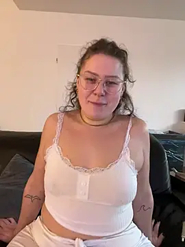 Snapshot of Fancy-Francy chatting on 7, 1, 2025 Fancy-Francy online show from 7, 1, 2025