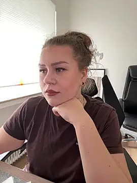 Snapshot of Fancy-Francy chatting on 5, 3, 2025 Fancy-Francy online show from 5, 3, 2025