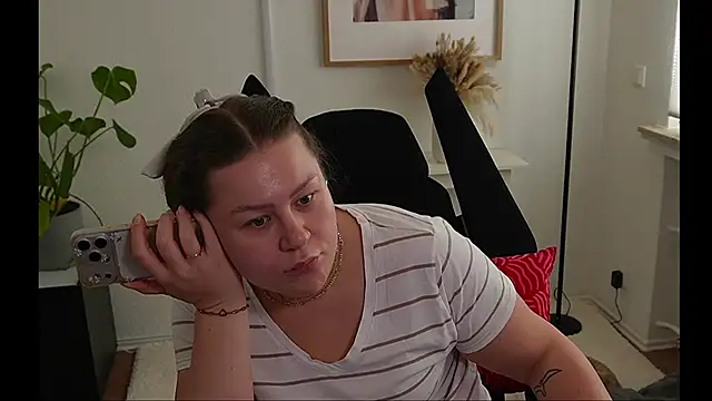 Snapshot of Fancy-Francy chatting on 1, 4, 2026 Fancy-Francy online show from 1, 4, 2026