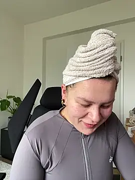 Snapshot of Fancy-Francy chatting on 9, 6, 2026 Fancy-Francy online show from 9, 6, 2026