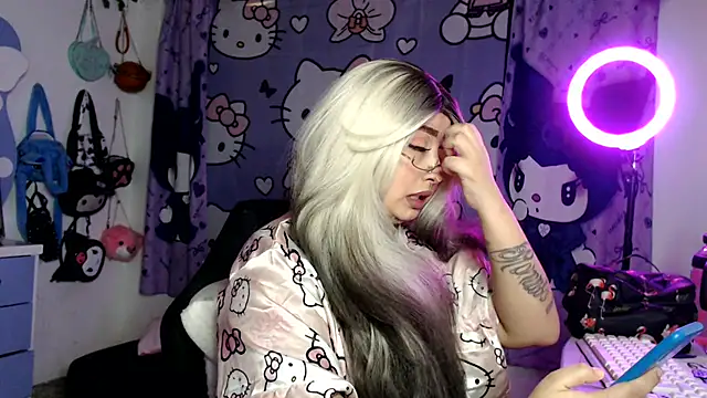 Snapshot of lussyevans24 chatting on 1, 6, 2026 lussyevans24 online show from 1, 6, 2026