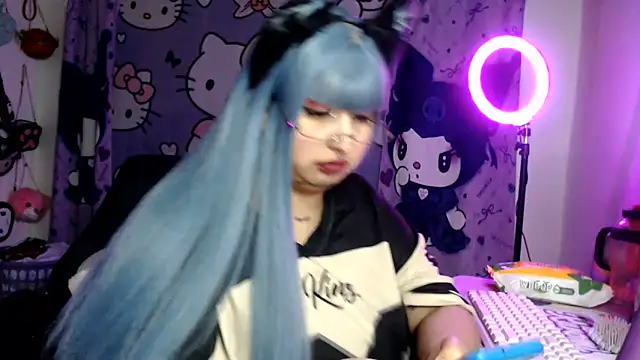 Snapshot of lussyevans24 chatting on 9, 6, 2026 lussyevans24 online show from 9, 6, 2026
