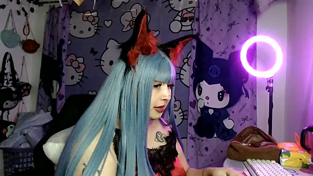 Snapshot of lussyevans24 chatting on 25, 6, 2026 lussyevans24 online show from 25, 6, 2026