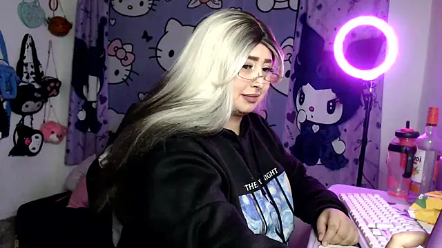 Snapshot of lussyevans24 chatting on 29, 5, 2026 lussyevans24 online show from 29, 5, 2026