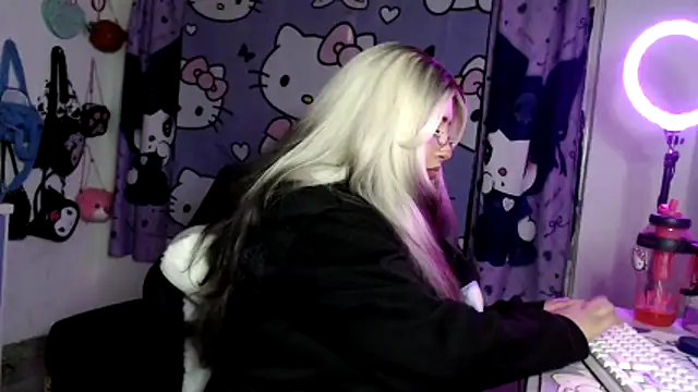 lussyevans24 online show from 16, 4, 2026