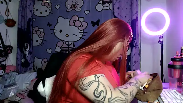 Snapshot of lussyevans24 chatting on 23, 7, 2026 lussyevans24 online show from 23, 7, 2026
