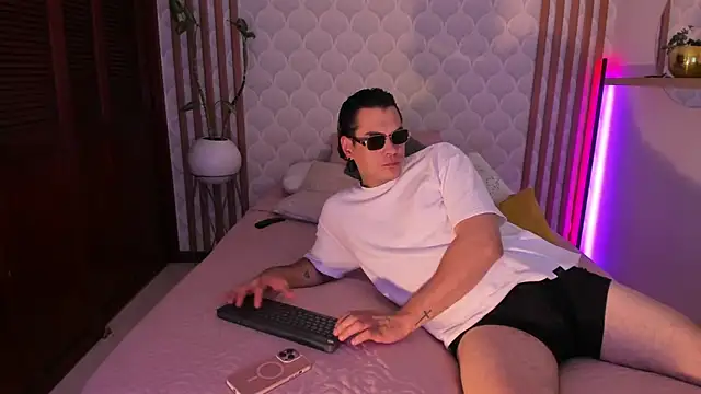 Snapshot of PamelaReall chatting on 30, 10, 2025 PamelaReall online show from 30, 10, 2025