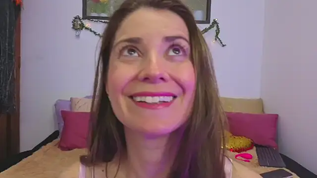 Snapshot of Natasha_Kinski chatting on 28, 10, 2025 Natasha Kinski online show from 28, 10, 2025