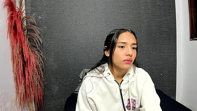 Snapshot of monse_02 chatting on 22, 3, 2025 monse 02 online show from 22, 3, 2025