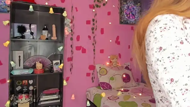 Snapshot of kittyzenn chatting on 3, 2, 2025 kittyzenn online show from 3, 2, 2025