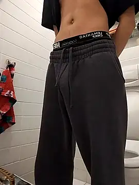 Snapshot of Dennis_2024 chatting on 15, 11, 2025 Dennis 2024 online show from 15, 11, 2025