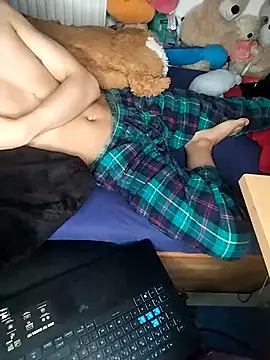 Snapshot of Dennis_2024 chatting on 22, 10, 2025 Dennis 2024 online show from 22, 10, 2025