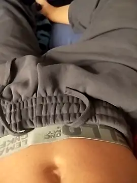 Snapshot of Dennis_2024 chatting on 15, 10, 2025 Dennis 2024 online show from 15, 10, 2025