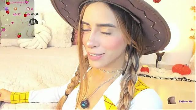 Snapshot of StormiRusso chatting on 24, 10, 2025 StormiRusso online show from 24, 10, 2025