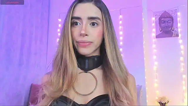 Snapshot of StormiRusso chatting on 23, 11, 2025 StormiRusso online show from 23, 11, 2025