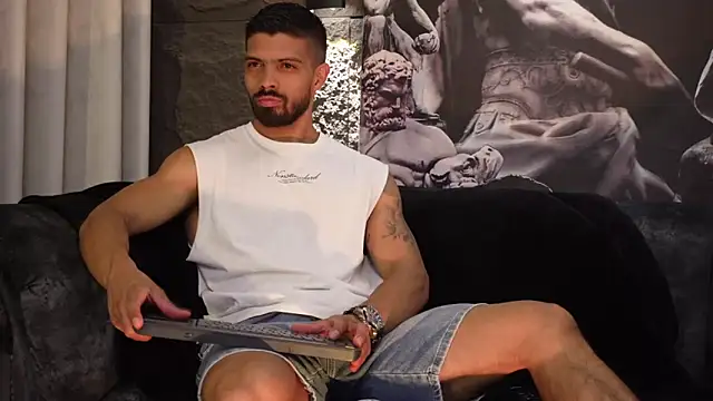 DannSaenz online show from 25, 11, 2025