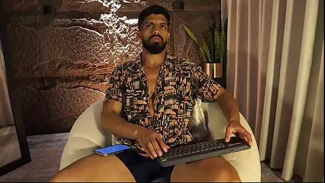 Snapshot of DannSaenz chatting on 23, 4, 2026 DannSaenz online show from 23, 4, 2026