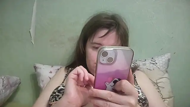 Diamond Tyler online show from 12, 2, 2026