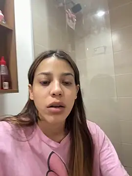 Snapshot of DanielaSaenz0 chatting on 4, 11, 2025 DanielaSaenz0 online show from 4, 11, 2025