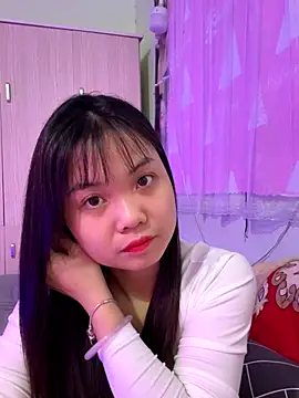 Maeve2k5 online show from 2, 11, 2025