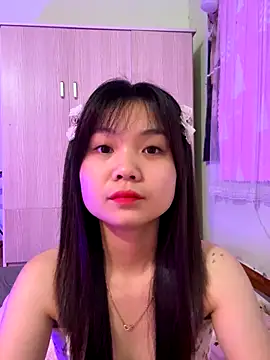 Maeve2k5 online show from 8, 10, 2025