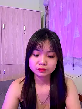 Maeve2k5 online show from 4, 10, 2025