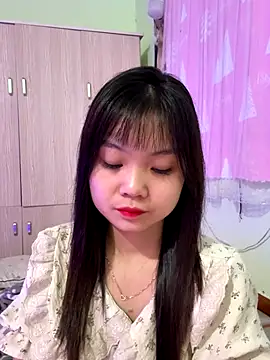 Maeve2k5 online show from 10, 10, 2025