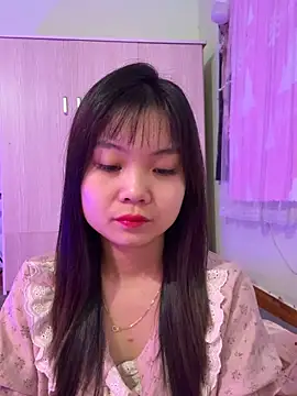 Maeve2k5 online show from 9, 10, 2025