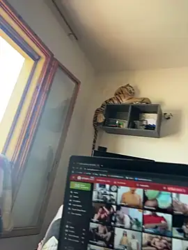 Lilyassjdhz online show from 28, 4, 2026