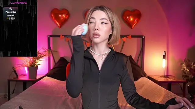 LindaThacker online show from 13, 2, 2025