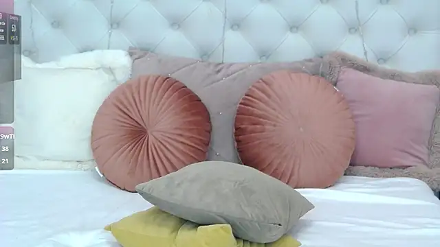 VioletUmi online show from 28, 2, 2025