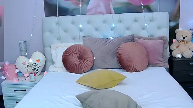VioletUmi online show from 25, 2, 2025