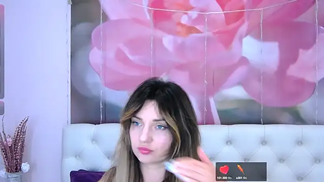 VioletUmi online show from 20, 9, 2025