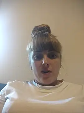 Snapshot of CoddessCrystal chatting on 12, 9, 2025 CoddessCrystal online show from 12, 9, 2025