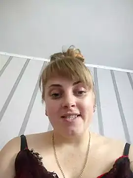 Snapshot of CoddessCrystal chatting on 30, 10, 2025 CoddessCrystal online show from 30, 10, 2025