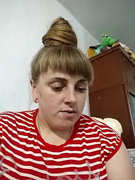 Snapshot of CoddessCrystal chatting on 23, 11, 2025 CoddessCrystal online show from 23, 11, 2025