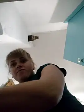 Snapshot of CoddessCrystal chatting on 6, 11, 2025 CoddessCrystal online show from 6, 11, 2025