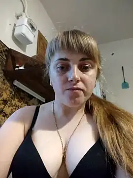 Snapshot of CoddessCrystal chatting on 28, 10, 2025 CoddessCrystal online show from 28, 10, 2025