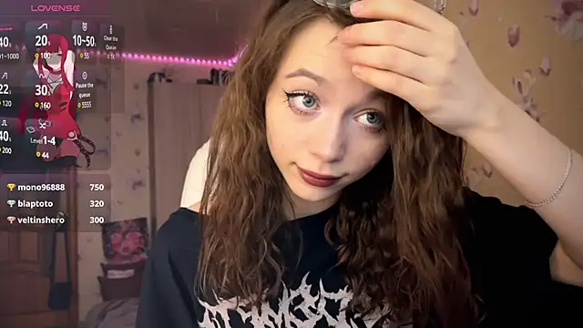 Snapshot of _SofiaBrown chatting on 1, 2, 2025 SofiaBrown online show from 1, 2, 2025