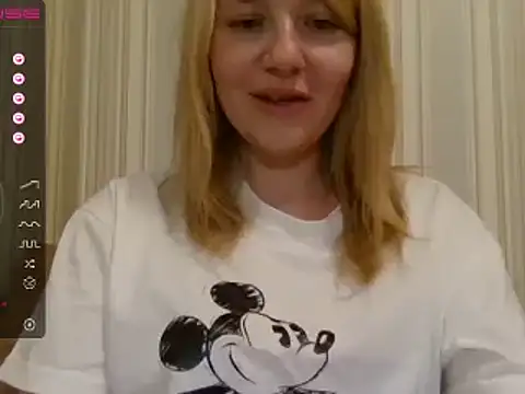Snapshot of urbadkitty chatting on 28, 2, 2025 urbadkitty online show from 28, 2, 2025