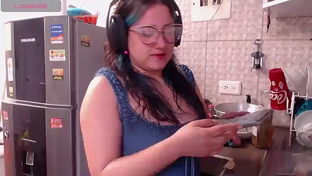 luna palmerau online show from 8, 7, 2026