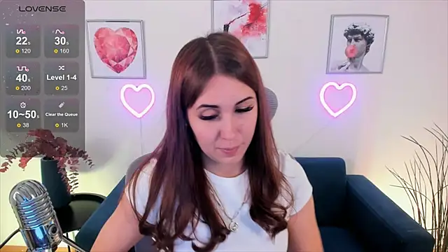 NellieMccaffrey online show from 4, 1, 2025