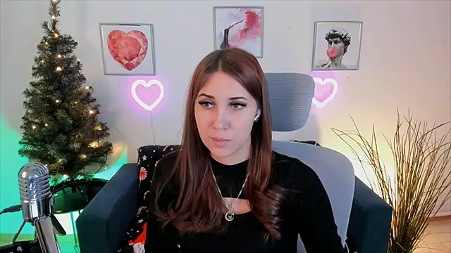 NellieMccaffrey online show from 26, 12, 2024