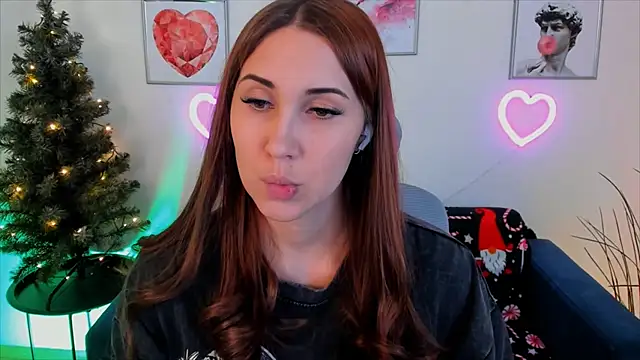 NellieMccaffrey online show from 23, 12, 2024