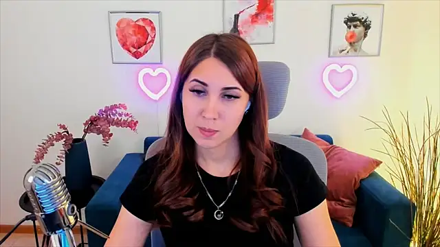 NellieMccaffrey online show from 26, 1, 2025
