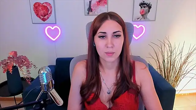 NellieMccaffrey online show from 15, 1, 2025